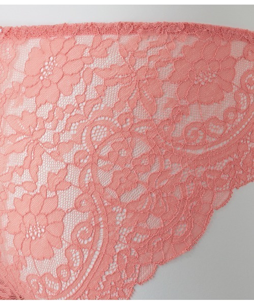 PEACH JOHN（ピーチジョン）の「【総レースで洋服にラインが響きにくい】ま～るく盛れる着やせショーツ（ショーツ・レディース・ホワイト/ブラック/ピンク/ラベンダー/ボルドー/コーラル/グリーン/ベージュ/ネイビー/レッド/ブラウン/ライラック/ブルー・MEDIUM/SMALL/LARGE）」の18枚目の写真