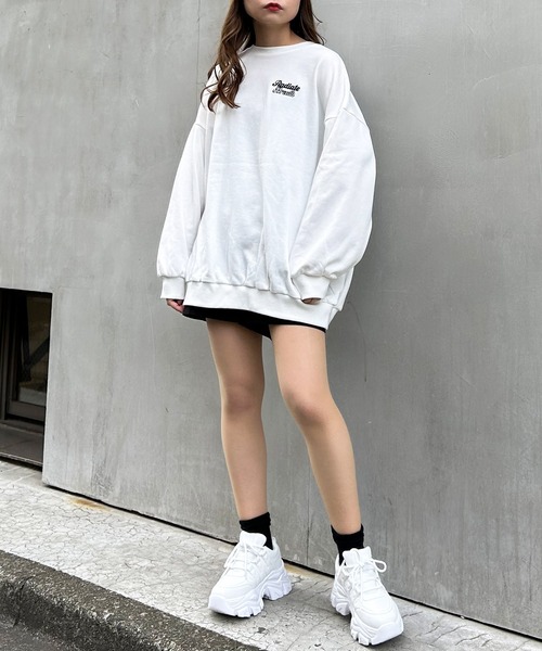 INGNI（イング）の「BACKロゴスウェットチュニック（スウェット・レディース・ブラック/オフホワイト/ベージュ・M）」の5枚目の写真