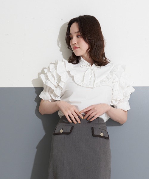 A de a.v.v（アードアー・ヴェ・ヴェ）の「フリルスリーブリボンブラウス（シャツ/ブラウス・レディース・ホワイト/ミント/ブラック・SMALL/MEDIUM/36/38）」の2枚目の写真