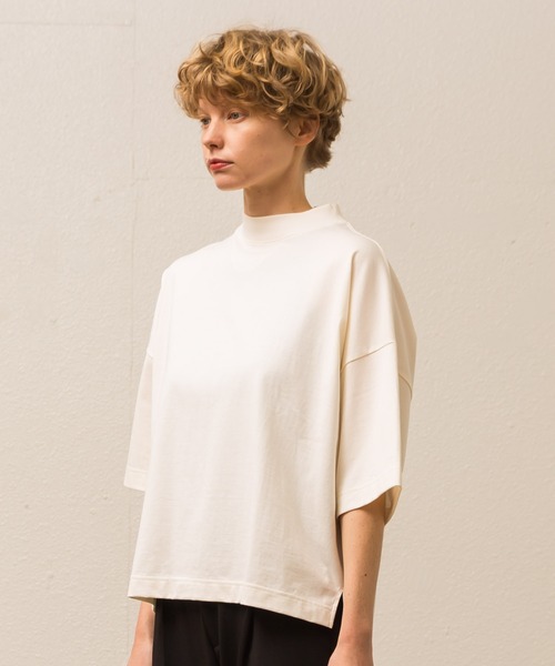 ALLUMER（アリュメール）の「オーバーサイズモックネックTシャツ（Tシャツ/カットソー・レディース・ホワイト/ピンク/サックスブルー/ブラック・1）」の6枚目の写真