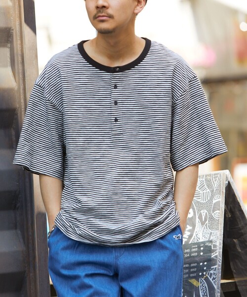 HINSON（ヒンソン）の「HINSON/ヒンソン 別注 ヘンリーネックスラブ半袖 TEE/半袖Tシャツ（Tシャツ/カットソー・メンズ・ホワイト/ブラック/オリーブ/ホワイト×ブラック・MEDIUM/LARGE）」の7枚目の写真