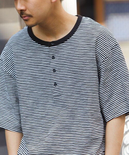 HINSON（ヒンソン）の「HINSON/ヒンソン 別注 ヘンリーネックスラブ半袖 TEE/半袖Tシャツ（Tシャツ/カットソー・メンズ・ホワイト/ブラック/オリーブ/ホワイト×ブラック・MEDIUM/LARGE）」の11枚目の写真