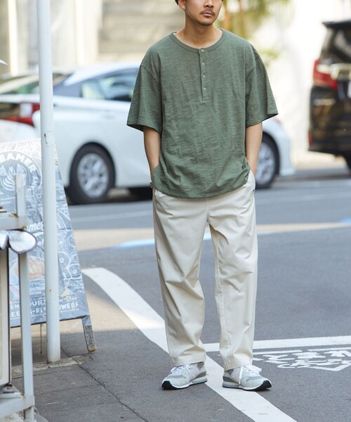 HINSON（ヒンソン）の「HINSON/ヒンソン 別注 ヘンリーネックスラブ半袖 TEE/半袖Tシャツ（Tシャツ/カットソー・メンズ・ホワイト/ブラック/オリーブ/ホワイト×ブラック・MEDIUM/LARGE）」の14枚目の写真