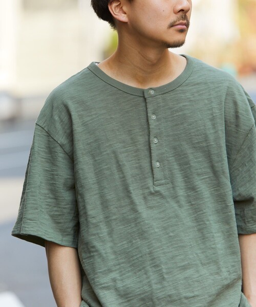 HINSON（ヒンソン）の「HINSON/ヒンソン 別注 ヘンリーネックスラブ半袖 TEE/半袖Tシャツ（Tシャツ/カットソー・メンズ・ホワイト/ブラック/オリーブ/ホワイト×ブラック・MEDIUM/LARGE）」の8枚目の写真