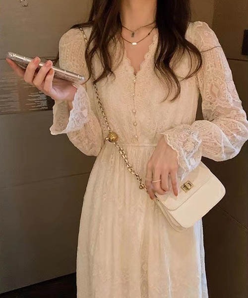 gossip！ロサンゼルス（ゴシップロサンゼルス）の「レーシー/シックワンピース（ワンピース・レディース・オフホワイト・S/M/L）」の2枚目の写真