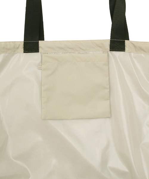 KiU(キウ)の「【KiU for SALON】別注2WAYレインバッグカバー/トートバッグ(トートバッグ・レディース・ベージュ/ピンク系その他/ライトグレー・FREE)」の9枚目の写真