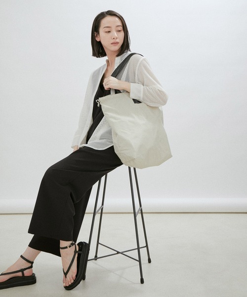 KiU(キウ)の「【KiU for SALON】別注2WAYレインバッグカバー/トートバッグ(トートバッグ・レディース・ベージュ/ピンク系その他/ライトグレー・FREE)」の17枚目の写真