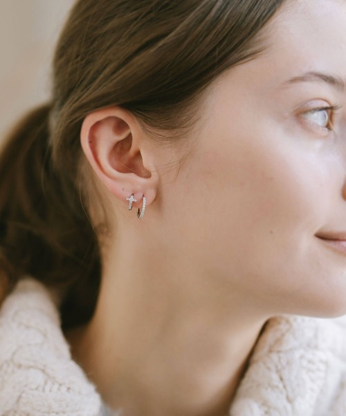 Ops.（オプス）の「ピアス アレルギー対応 フープピアス シルバー925  ジルコニア 【kyklos-cros キクロス・クロス】（ピアス（両耳用）・レディース・シルバー/イエローゴールド・SMALL/MEDIUM）」の7枚目の写真