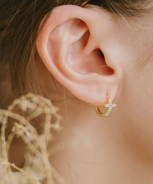 Ops.（オプス）の「ピアス アレルギー対応 フープピアス シルバー925  ジルコニア 【kyklos-cros キクロス・クロス】（ピアス（両耳用）・レディース・シルバー/イエローゴールド・SMALL/MEDIUM）」の12枚目の写真