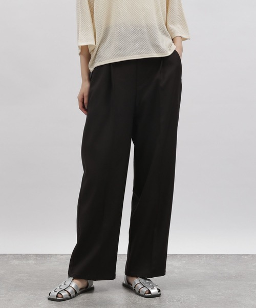 LAKOLE(ラコレ)の「タックストレートパンツ / 704917(その他パンツ・レディース・ブラック/ベージュ/ブルー・SMALL/MEDIUM)」の4枚目の写真