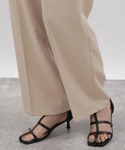 LAKOLE(ラコレ)の「タックストレートパンツ / 704917(その他パンツ・レディース・ブラック/ベージュ/ブルー・SMALL/MEDIUM)」の7枚目の写真