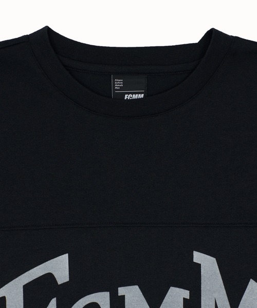 FCMM(エフシーエムエム)の「【日本限定アイテム】FLOCKING LOGO S/S TEE/フロッキングロゴショートスリーブT(Tシャツ/カットソー・メンズ・グレー/ブラック/ホワイト・LARGE/MEDIUM)」の7枚目の写真