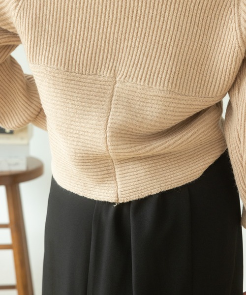 Ada.（エイダ）の「1枚でキマる大人かわいい。クロス デザイン ボリューム ニット（ニット/セーター・レディース・ベージュ/グレー/ナチュラル/ブラック/ネイビー/ワインレッド・FREE）」の13枚目の写真