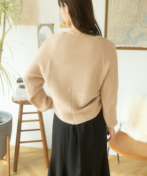 Ada.（エイダ）の「1枚でキマる大人かわいい。クロス デザイン