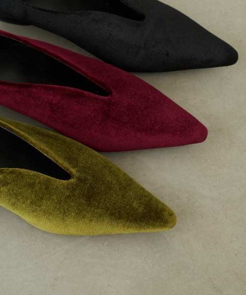 Aunt Marie's（アントマリーズ）の「ベロアポインテッドパンプス（パンプス・レディース・ボルドー/ブラック/グリーン・S/L/M）」の3枚目の写真
