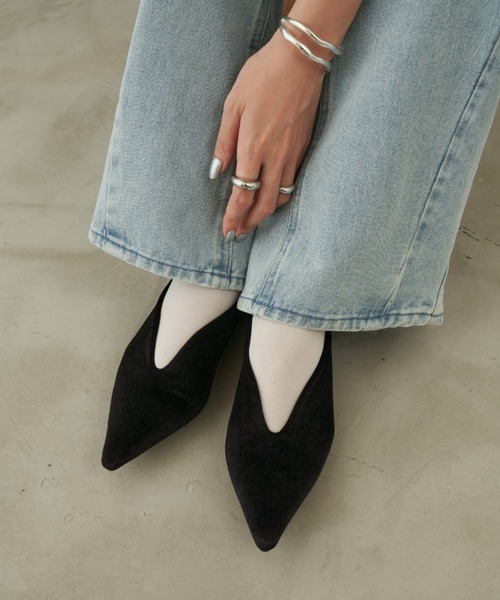 Aunt Marie's（アントマリーズ）の「ベロアポインテッドパンプス（パンプス・レディース・ボルドー/ブラック/グリーン・S/L/M）」の6枚目の写真