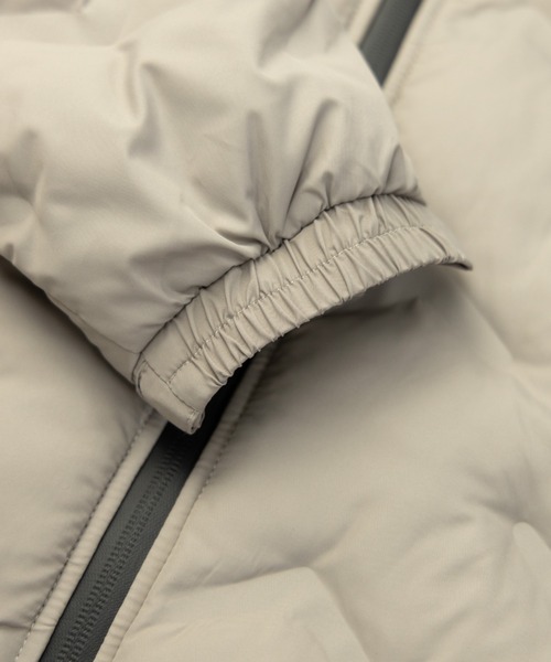 NYLAUS(ナイラス)の「レギュラーフィット デュスポ 型押し パデットブルゾン(ダウンジャケット/コート・メンズ・ブラック/レッド/ブルー/グレイッシュベージュ・M/L/LL)」の7枚目の写真