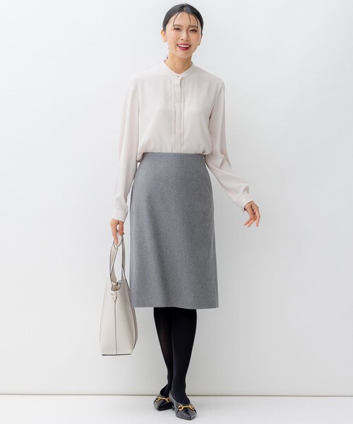23区 L(ニジュウサンクオオキイサイズ)の「【洗える】バックサテンアムンゼン ブラウス(シャツ/ブラウス・レディース・ホワイト系/ベージュ系・46/50/48/44)」の3枚目の写真
