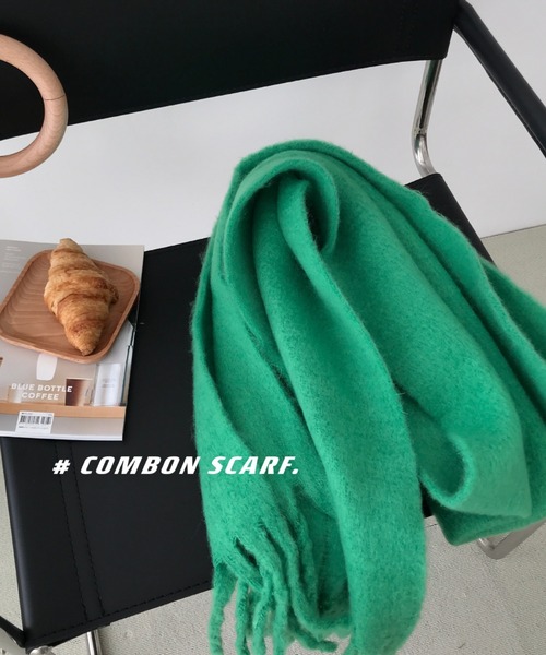 Mayree（メイリー）の「レディース フリンジボリュームマフラー(BEY)（マフラー・レディース・ブルー/サックスブルー/アイボリー/オレンジ/グリーン/ホワイト/ピンク・FREE）」の4枚目の写真