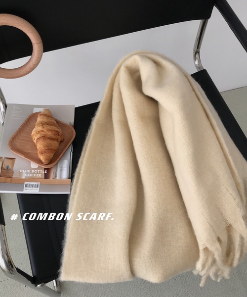 Mayree（メイリー）の「レディース フリンジボリュームマフラー(BEY)（マフラー・レディース・ブルー/サックスブルー/アイボリー/オレンジ/グリーン/ホワイト/ピンク・FREE）」の11枚目の写真