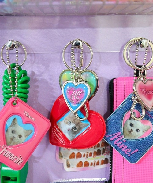 THENCE（デンス）の「THENCE／ハートフレームキー /韓国雑貨/ 2990638（キーホルダー・レディース・ブルー/ピンク・0）」の5枚目の写真