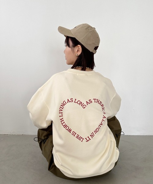 CLEA（クレア）の「ロゴハートバックプリントスウェットプルオーバー（スウェット・レディース・グレー/アイボリー・FREE）」の9枚目の写真