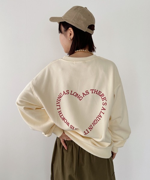 CLEA（クレア）の「ロゴハートバックプリントスウェットプルオーバー（スウェット・レディース・グレー/アイボリー・FREE）」の3枚目の写真