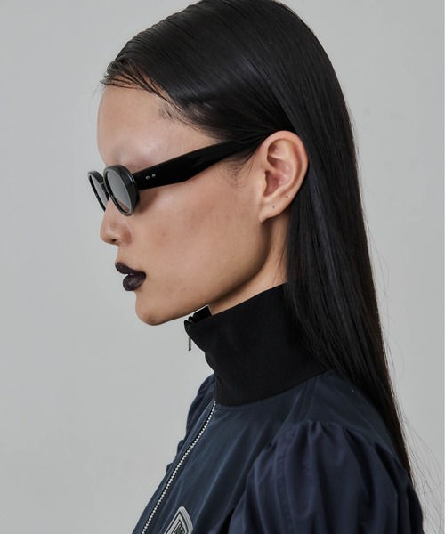 Carmelo（カーメロ）の「シグネチャーオーバルサングラス / Signature sunglass（サングラス・レディース・ベージュ/ブラック・FREE）」の11枚目の写真