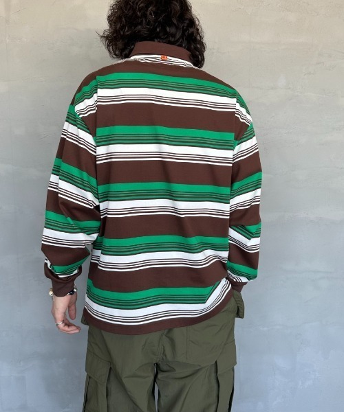 UNIVERSAL OVERALL（ユニバーサルオーバーオール）の「【men's FUDGE7月号掲載】[UNIVERSAL OVERALL/ユニバーサルオーバーオール] 別注 ボーダー柄 ロングスリーブポロシャツ（ポロシャツ・レディース・ブラウン/グリーン/ホワイト・M/L/S）」の9枚目の写真