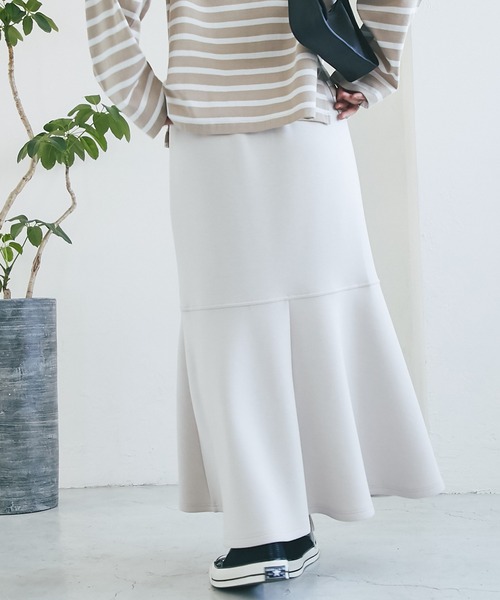 un dix cors（アンディコール）の「《3サイズ展開》ダンボールマーメイドスカート（スカート・レディース・ブラック/オフホワイト/オレンジ・S/L/M）」の4枚目の写真