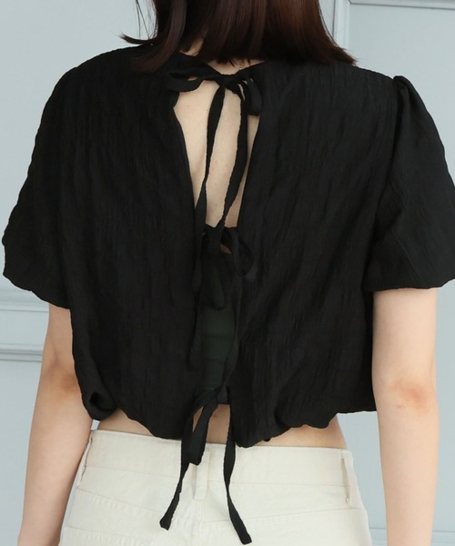 LAFFMO(ラフモ)の「バックオープンリボンショートトップス(シャツ/ブラウス・レディース・ピンク/イエロー/ブルー/ブラック・F)」の9枚目の写真