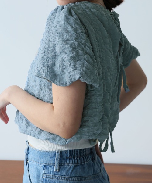 LAFFMO(ラフモ)の「バックオープンリボンショートトップス(シャツ/ブラウス・レディース・ピンク/イエロー/ブルー/ブラック・F)」の14枚目の写真