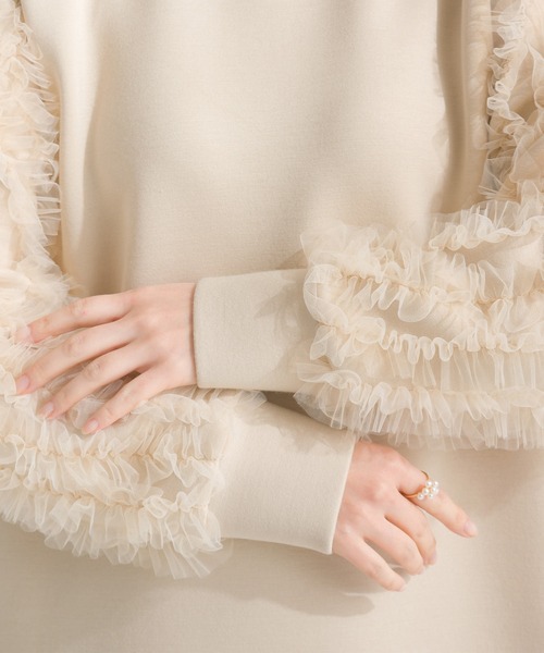 PICCIN（ピッチン）の「袖チュールフリルダンボールニットプルオーバー（Tシャツ/カットソー・レディース・ベージュ/ブラック・M）」の3枚目の写真