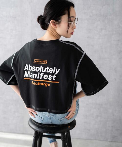 WEGO(ウィゴー)の「WEGO/アウトステッチグラフィックショートT(Tシャツ/カットソー・レディース・ホワイト/ブラック・SMALL/MEDIUM)」の2枚目の写真