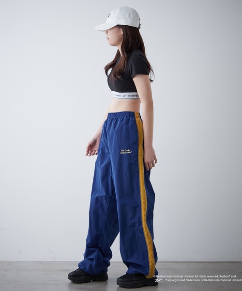 Reebok（リーボック）の「【WEB限定】【Reebok/リーボック】別注カップ付Tシャツ（Tシャツ/カットソー・レディース・ブラック/グレー・MEDIUM）」の17枚目の写真