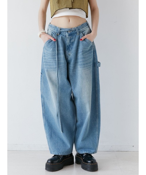 jouetie(ジュエティ)の「ワイドペインターデニムパンツ(デニムパンツ・レディース・ブラック/ライトブルー・SMALL/MEDIUM)」の1枚目の写真