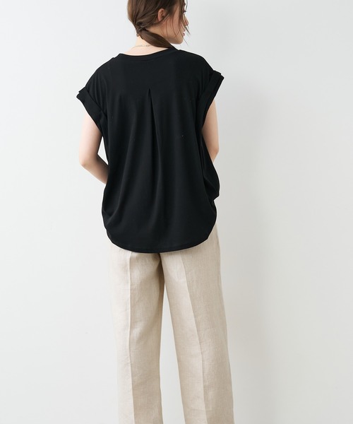 MICA&DEAL（マイカ＆ディール）の「ランダムタックショルダープルオーバー（Tシャツ/カットソー・レディース・ベージュ/ホワイト/ブラック・FREE）」の13枚目の写真