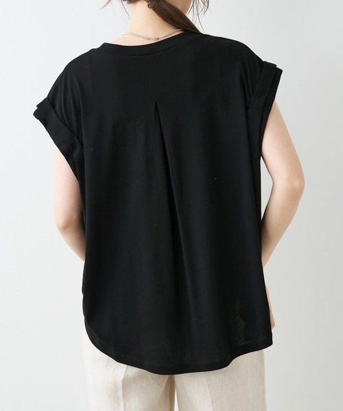 MICA&DEAL（マイカ＆ディール）の「ランダムタックショルダープルオーバー（Tシャツ/カットソー・レディース・ベージュ/ホワイト/ブラック・FREE）」の14枚目の写真