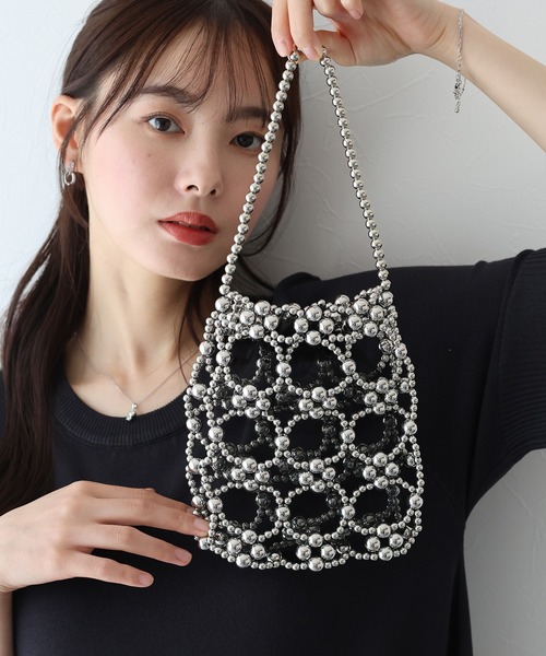 BLUEEAST(ブルーイースト)の「ビーズスクエアハンドバッグ(ハンドバッグ・レディース・シルバー/ホワイト/クリア・FREE)」の3枚目の写真