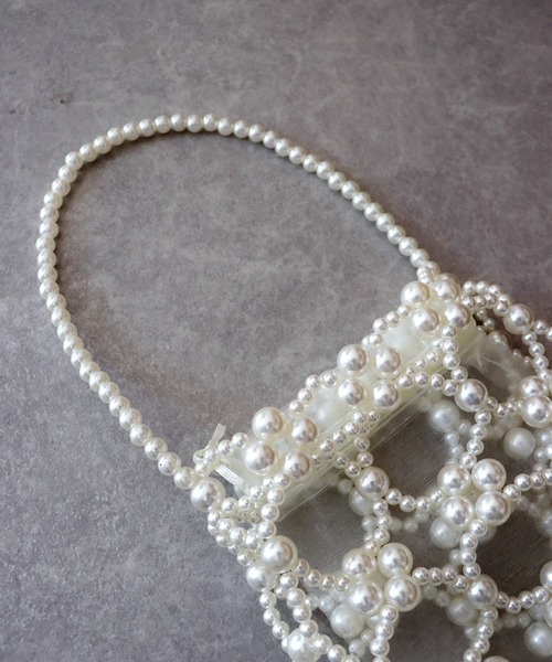 BLUEEAST(ブルーイースト)の「ビーズスクエアハンドバッグ(ハンドバッグ・レディース・シルバー/ホワイト/クリア・FREE)」の22枚目の写真