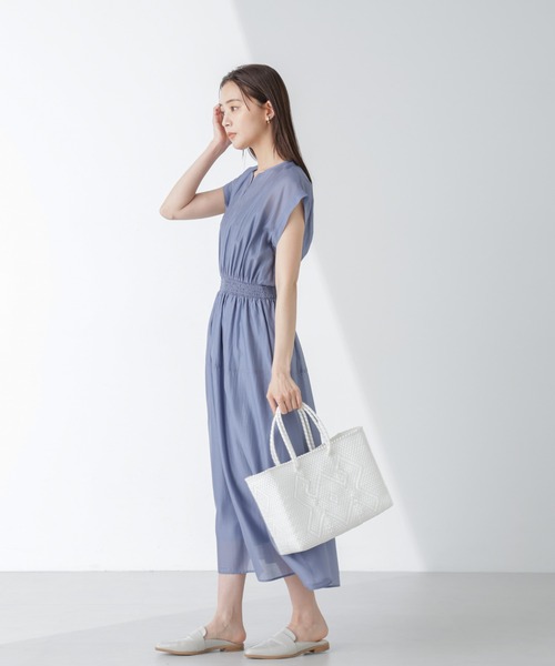 NANO universe（ナノユニバース）の「シアーサテンウエストシャーリングワンピース（ワンピース・レディース・ネイビー/ブルー/イエロー・S/M）」の22枚目の写真