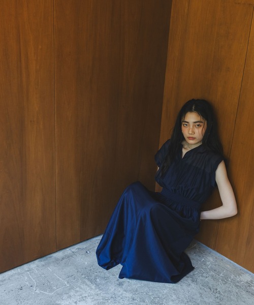 NANO universe（ナノユニバース）の「シアーサテンウエストシャーリングワンピース（ワンピース・レディース・ネイビー/ブルー/イエロー・S/M）」の5枚目の写真