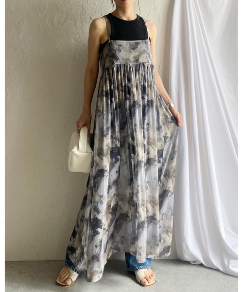 She's Closet（シーズクローゼット）の「【低身長向けサイズあり】ぼかしプリントニュアンス柄リボン2WAYメッシュロングチュールキャミワンピース（ワンピース・レディース・チャコールグレー/アイボリー・SHORT/FREE）」の6枚目の写真