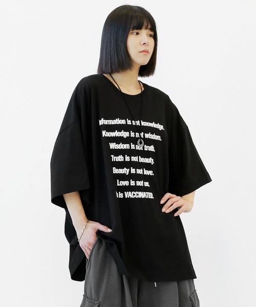 minsobi(ミンソビ)の「ビッグシルエット レターリングT 半袖(Tシャツ/カットソー・メンズ・ブラック/アイボリー・FREE)」の1枚目の写真