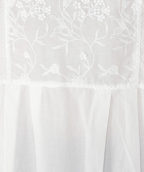 studio CLIP（スタディオクリップ）の「立体刺繍ブラウス（シャツ/ブラウス・レディース・オフホワイト/ブラック・FREE）」の13枚目の写真