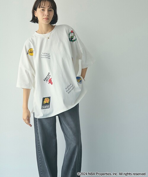NBA（エヌビーエー）の「NBA別注ロゴアソートビッグTシャツ（Tシャツ/カットソー・レディース・ダークグレー/オフホワイト・FREE）」の4枚目の写真
