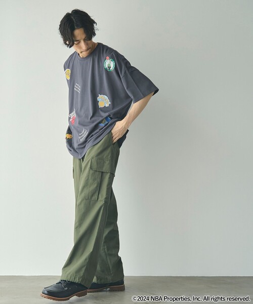 NBA（エヌビーエー）の「NBA別注ロゴアソートビッグTシャツ（Tシャツ/カットソー・レディース・ダークグレー/オフホワイト・FREE）」の13枚目の写真