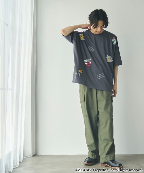 NBA（エヌビーエー）の「NBA別注ロゴアソートビッグTシャツ（Tシャツ/カットソー・レディース・ダークグレー/オフホワイト・FREE）」の15枚目の写真