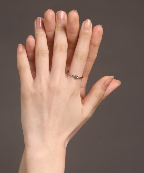 LHME（エルエイチエムイー）の「【WEB限定】“Moment”プチフラワーリング/サージカルステンレス（金属アレルギー対応）【LHME / エルエイチエムイー】（リング・レディース・ゴールド/シルバー・11号/2号/3号/13号）」の7枚目の写真