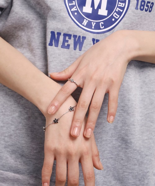 LHME（エルエイチエムイー）の「【WEB限定】“Moment”プチフラワーリング/サージカルステンレス（金属アレルギー対応）【LHME / エルエイチエムイー】（リング・レディース・ゴールド/シルバー・11号/2号/3号/13号）」の8枚目の写真